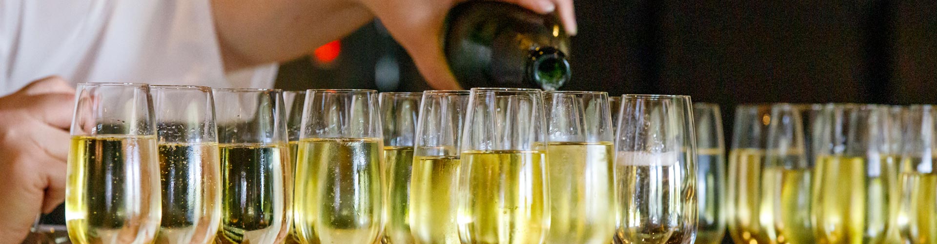 Receptie met glas bubbels in ’t Zavelhof